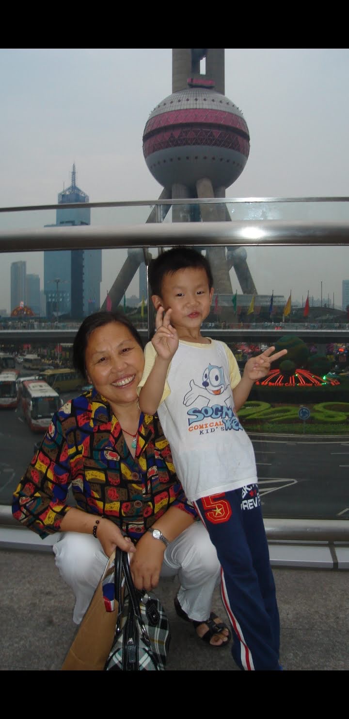 Garry Yuan as a child with family in Shanghai