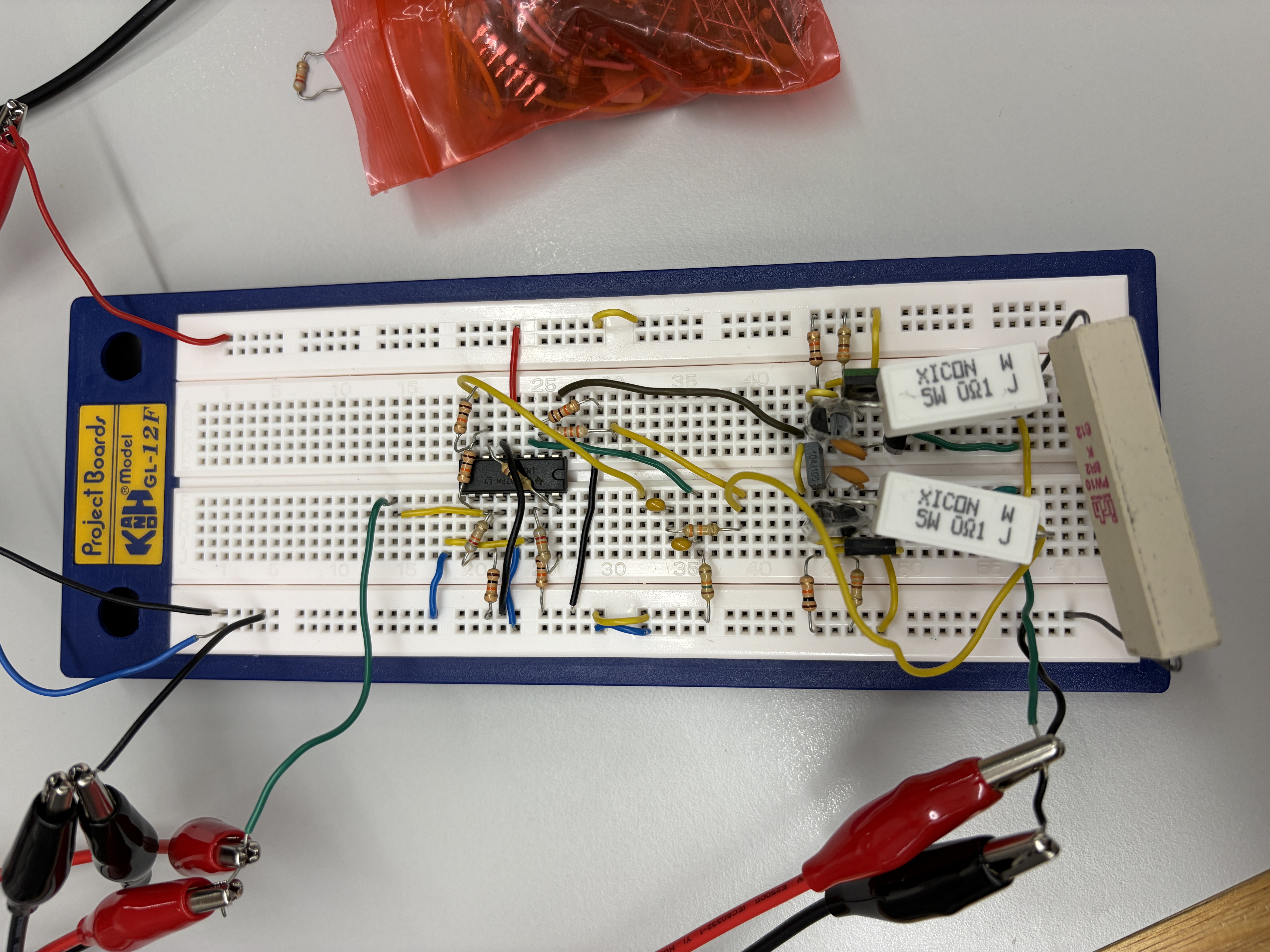 Audio amplifier circuit assembled on a breadboard